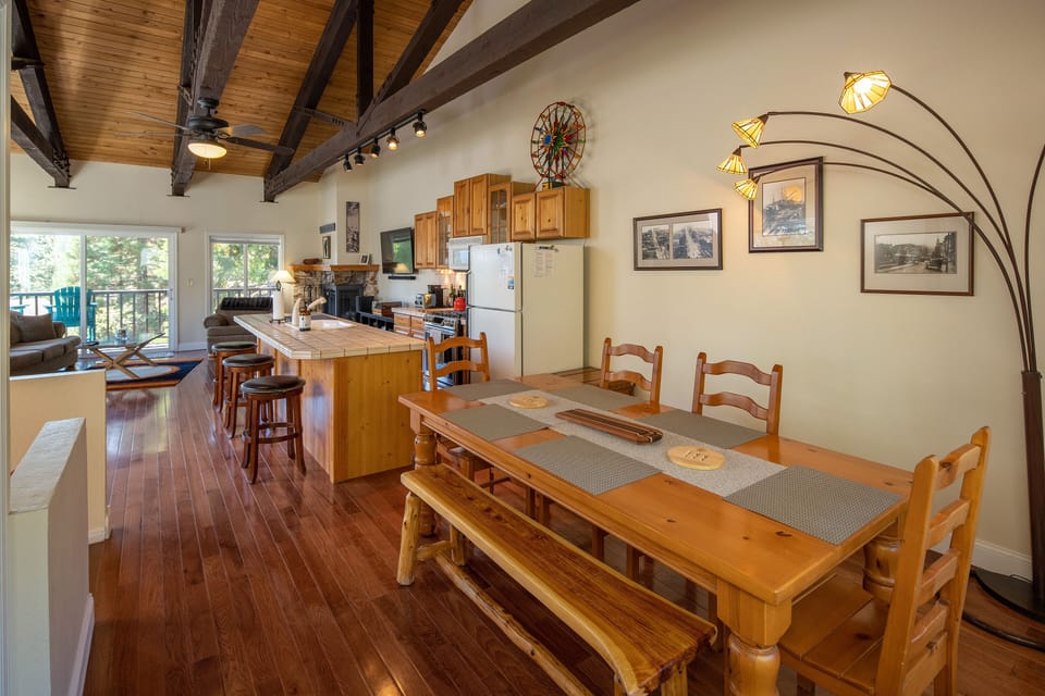 Dollar Hill II 25 Dining Area and Kitchen - Dollar Hill II 25 Dining Area and Kitchen