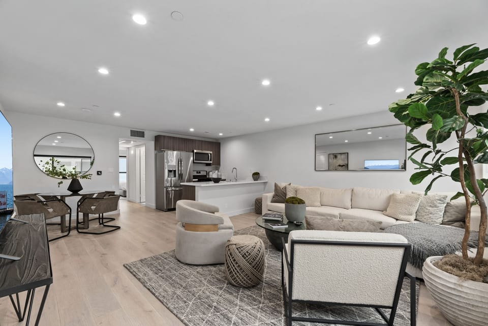 Living Room/Dining/Kitchen