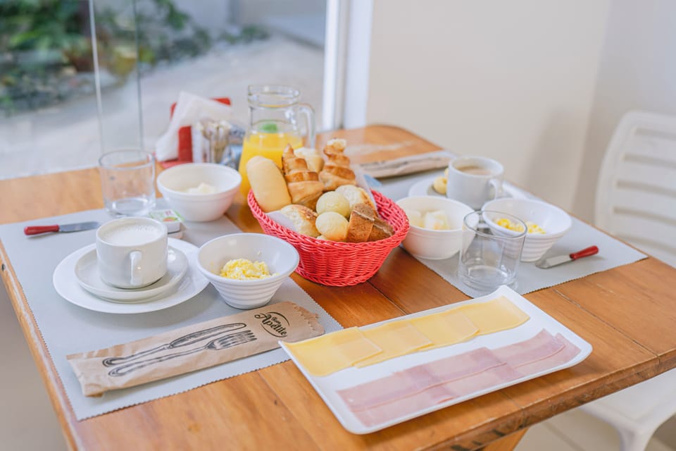 Free daily continental breakfast