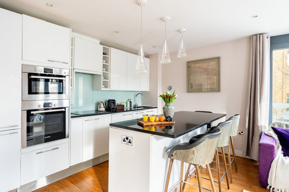 Open Kitchen Breakfast Bar