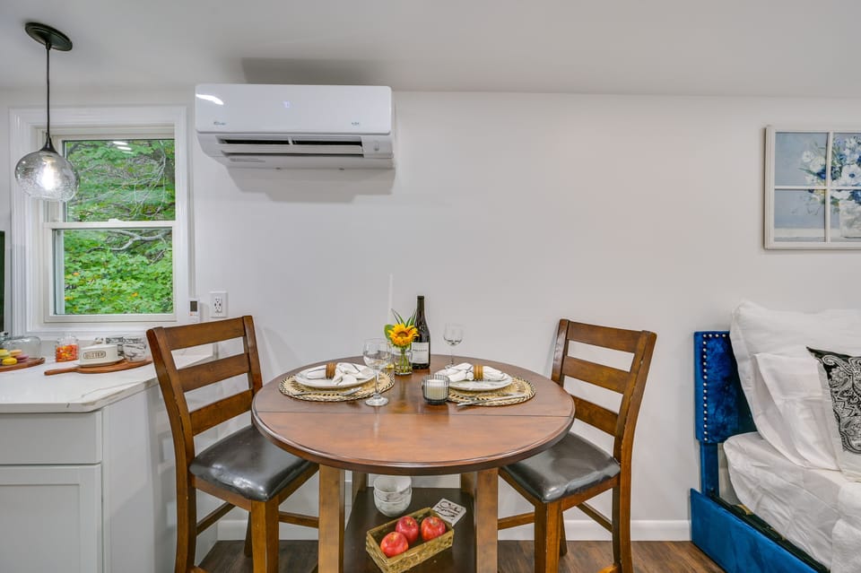 Dining Area | Open Floor Plan | Central A/C & Heating | Free WiFi