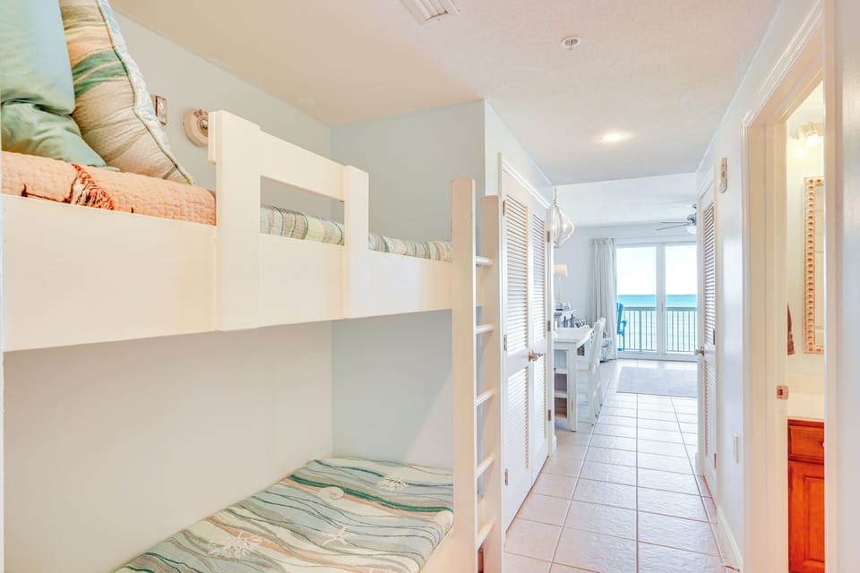 Hallway | Twin Bunk Bed