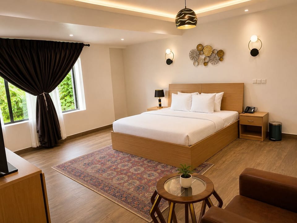 Deluxe Room | Egyptian cotton sheets, premium bedding, desk, laptop workspace