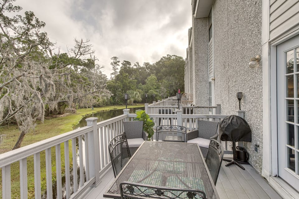 Deck | Electric Grill | Lagoon Views