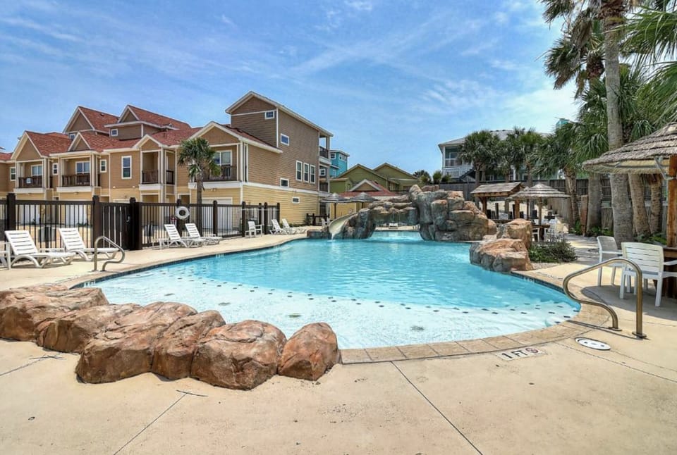 Shared Heated Pool
