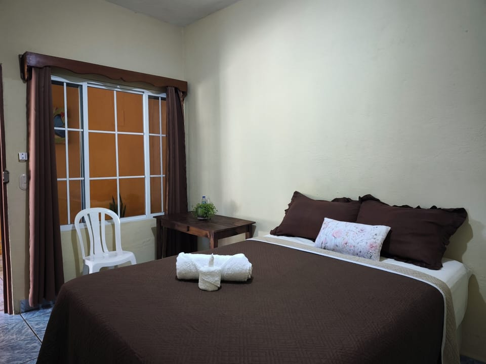 Single Room | Desk, laptop workspace, blackout drapes, WiFi (free)