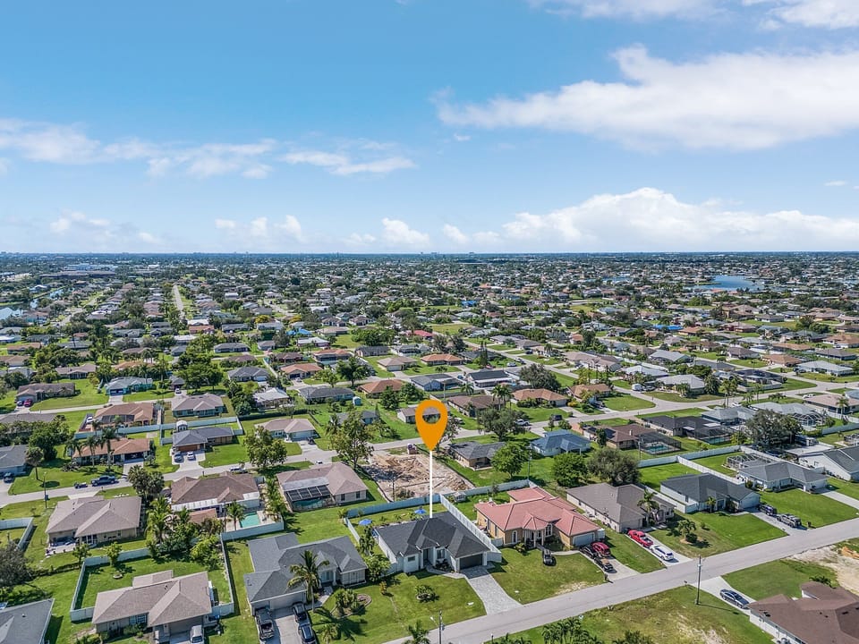 Centrally located for your convenience. Easy access to restaurants & attractions