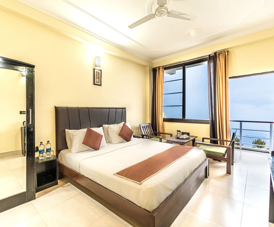 Premium bedding, desk, soundproofing, rollaway beds