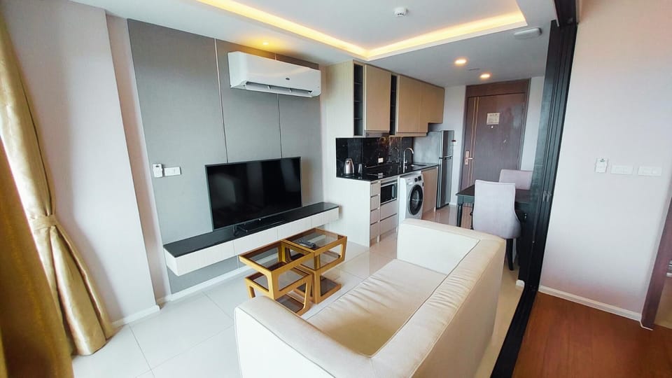 Deluxe Apartment | Living area