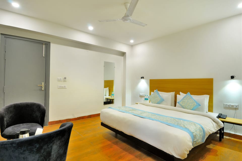 1 bedroom, desk, laptop workspace, free WiFi