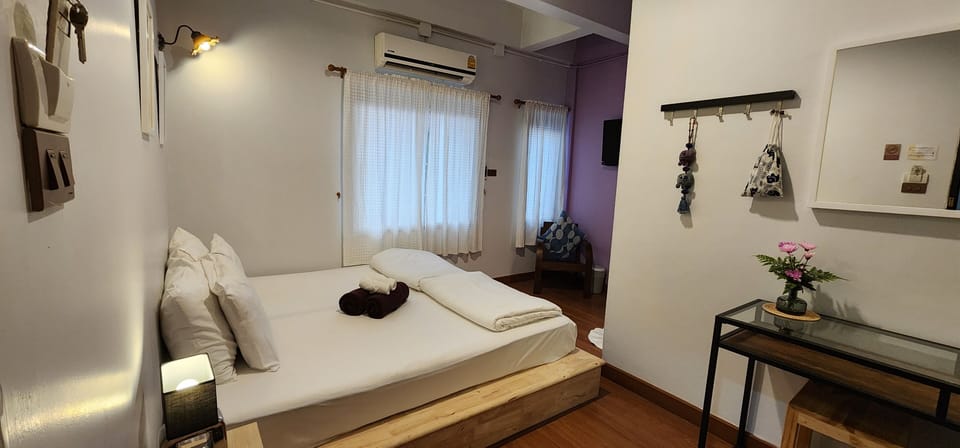 Laptop workspace, free WiFi, bed sheets