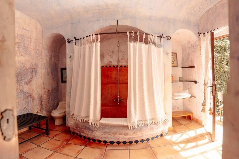 Refresh, rejuvenate, repeat – our showers redefine relaxation.
