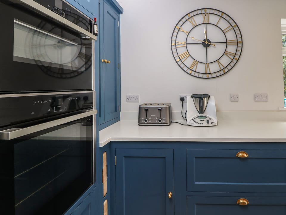 Fridge, dishwasher, electric kettle, toaster