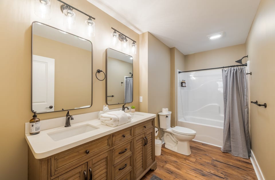 Private bathroom in second master bedroom