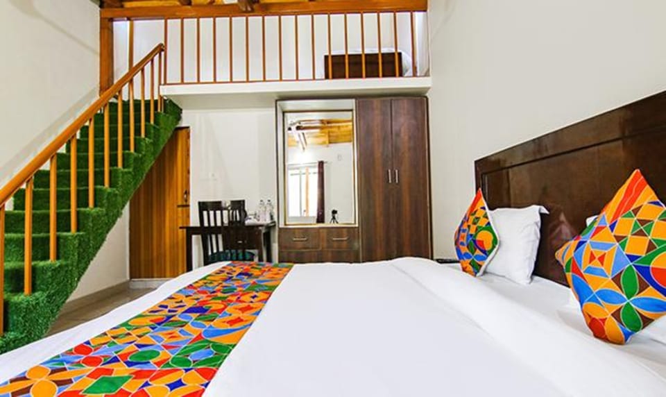 Egyptian cotton sheets, premium bedding, in-room safe, free WiFi
