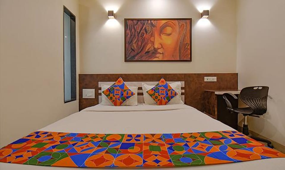 Egyptian cotton sheets, premium bedding, in-room safe, free WiFi