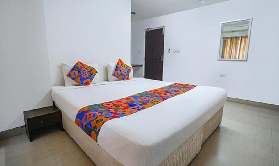 Egyptian cotton sheets, premium bedding, in-room safe, free WiFi