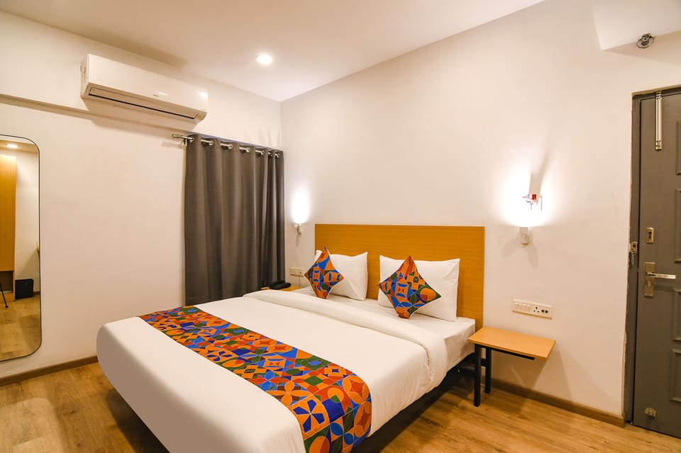 Deluxe Room | Egyptian cotton sheets, premium bedding, in-room safe, free WiFi