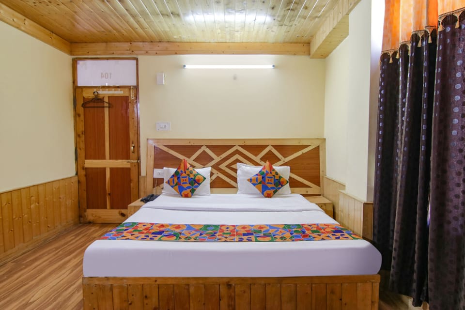 Egyptian cotton sheets, premium bedding, in-room safe, free WiFi