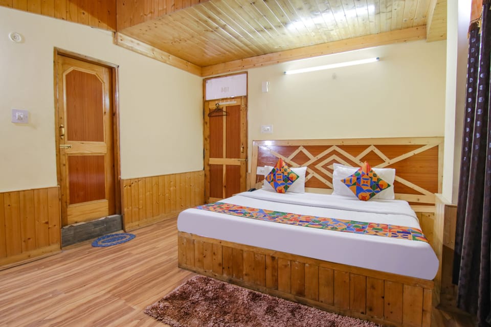Egyptian cotton sheets, premium bedding, in-room safe, free WiFi