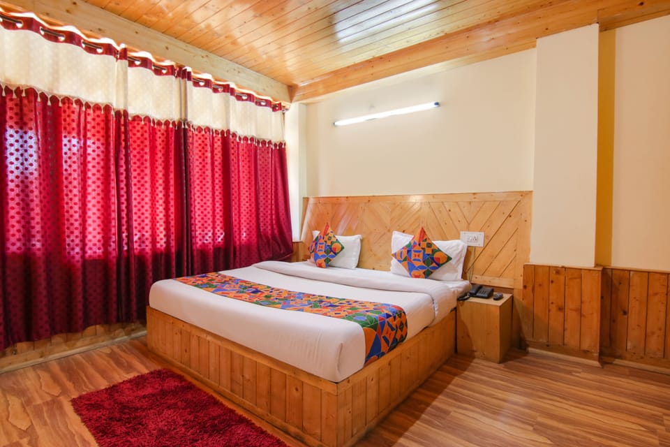 Premium Room | Egyptian cotton sheets, premium bedding, in-room safe, free WiFi