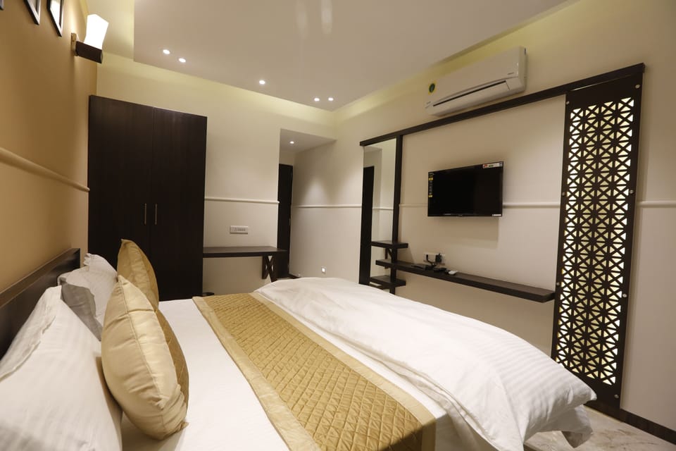 Superior Room | 10 bedrooms, desk, laptop workspace, free WiFi