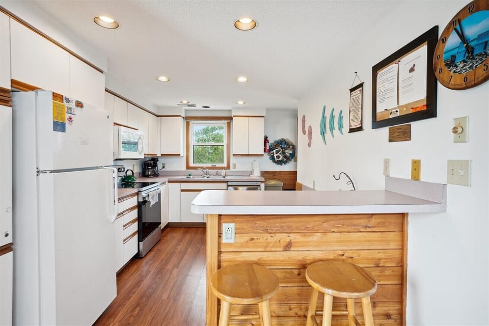Kitchen w-Audience Seating