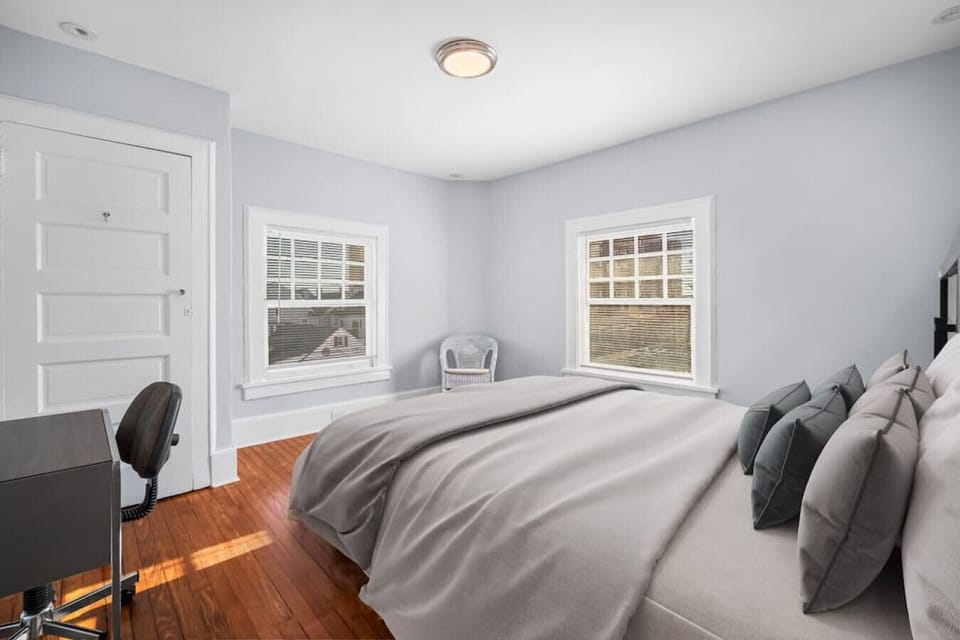 Bedroom 2 - King