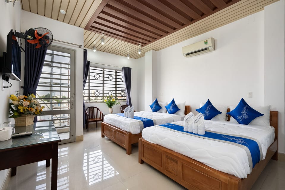 Family Room | Living area | Flat-screen TV
