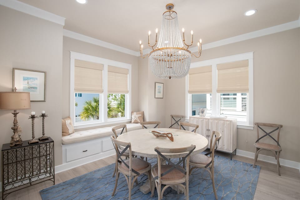 Dining Room w/ 8 Seats