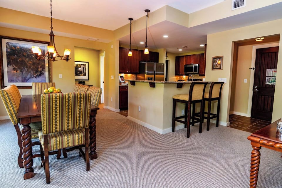 Dining Area to Breakfast Bar and Entry