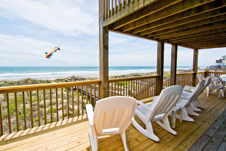 Deck off Living