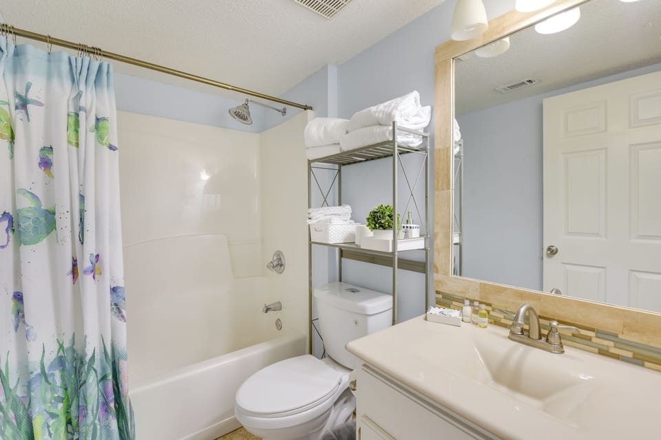 Destin Villa w/ Patio ~ 2 Mi to Miramar Beach! Villa in Miramar Beach