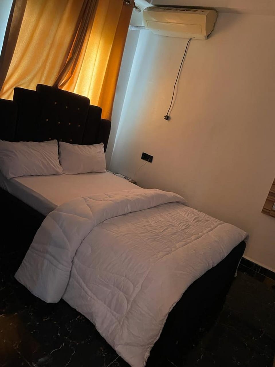 Standard Room, Non Smoking | 1 bedroom, desk, laptop workspace, free WiFi