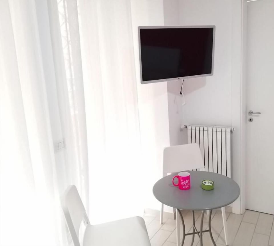 Comfort Double Room | Premium bedding, in-room safe, desk, laptop workspace