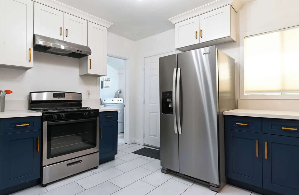 House, Multiple Beds, Patio, Garden View (Ocean Bungalow - Walk to Beach) | Private kitchen | Fridge, microwave, oven, stovetop