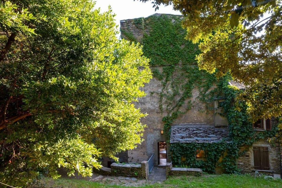21,500 ft² private garden