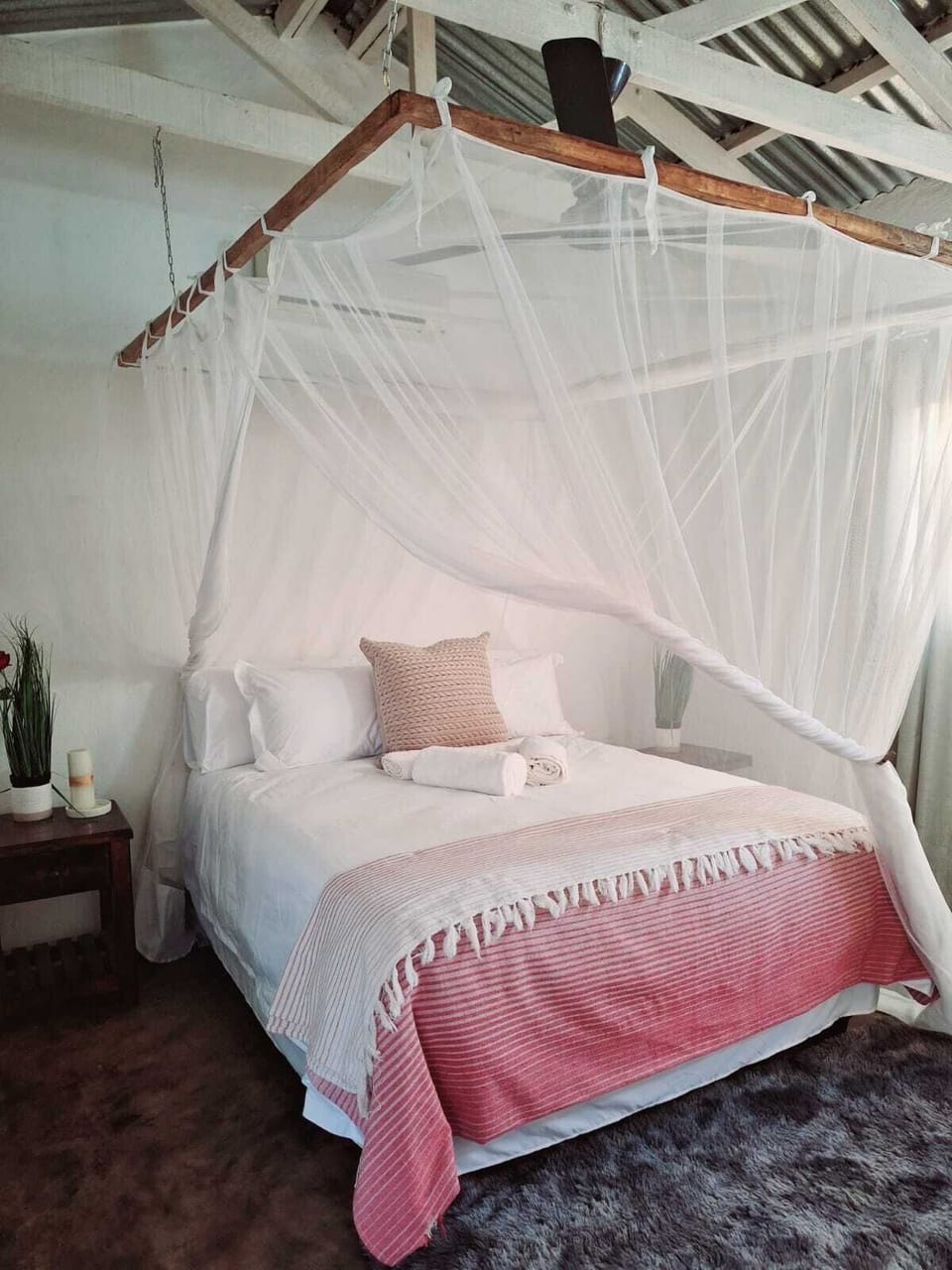 Egyptian cotton sheets, premium bedding, iron/ironing board (on request)