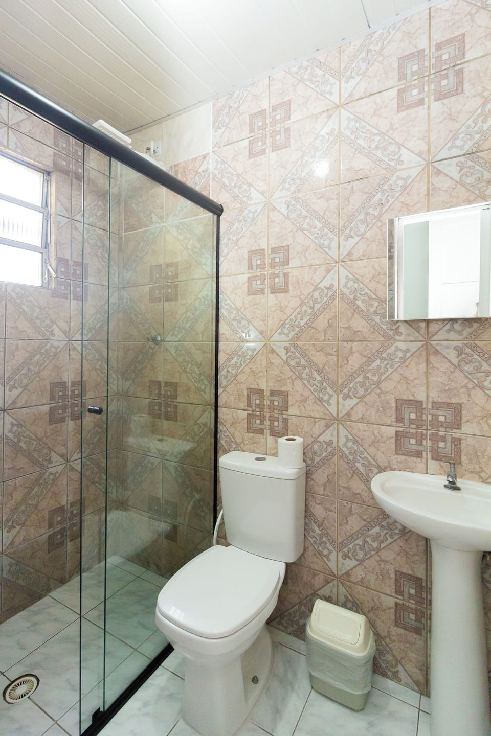 Superior Double Room | Bathroom | Shower, hydromassage showerhead, towels