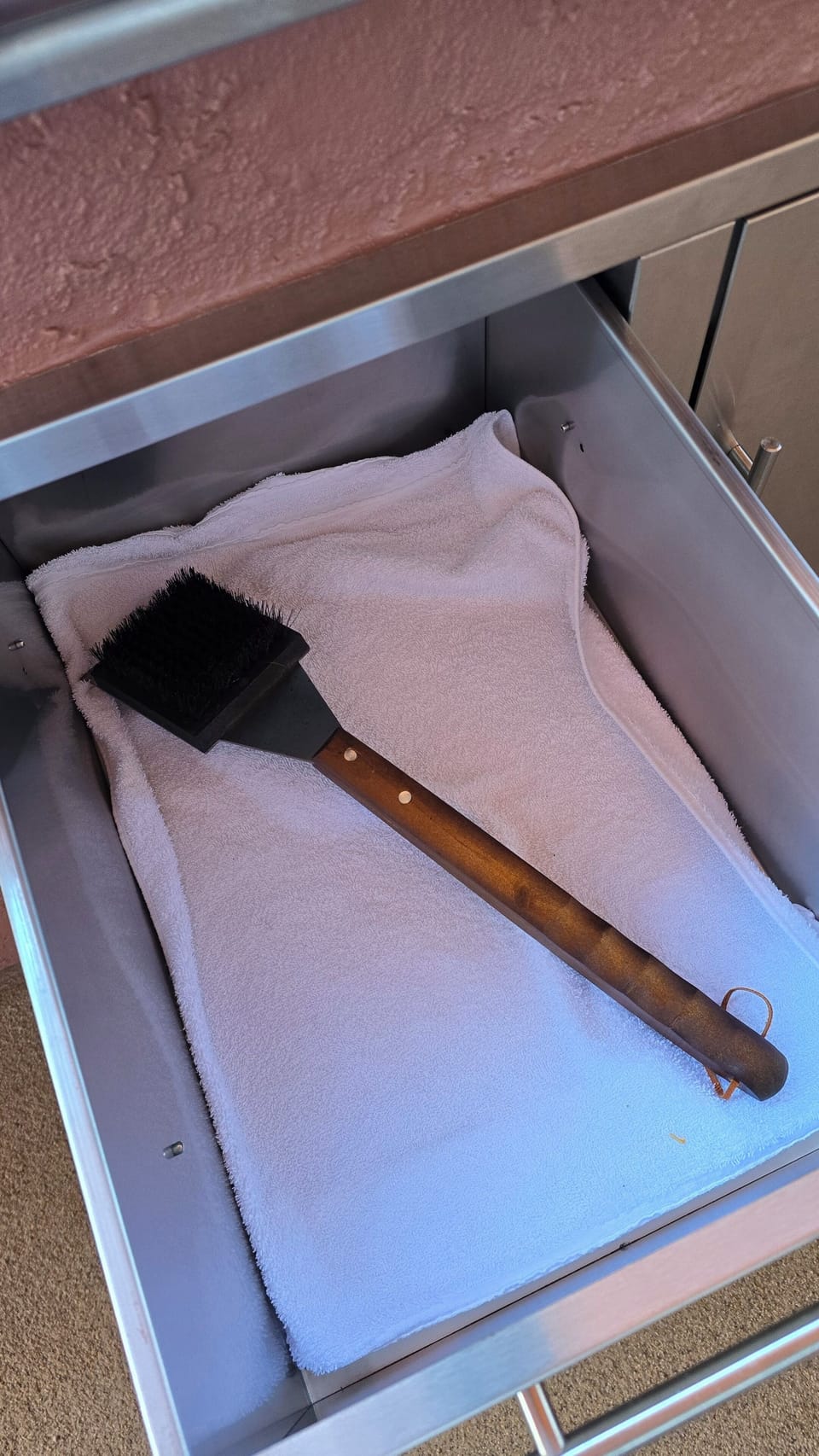 Please brush up the grill after each use.