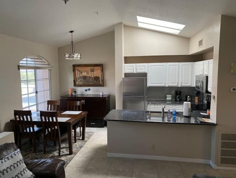 Dining room/ Kitchen