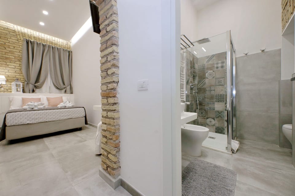 Classic Room, 1 Double Bed | Egyptian cotton sheets, premium bedding, down comforters, minibar