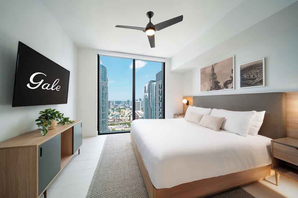 Hypo-allergenic bedding, down comforters, minibar, in-room safe