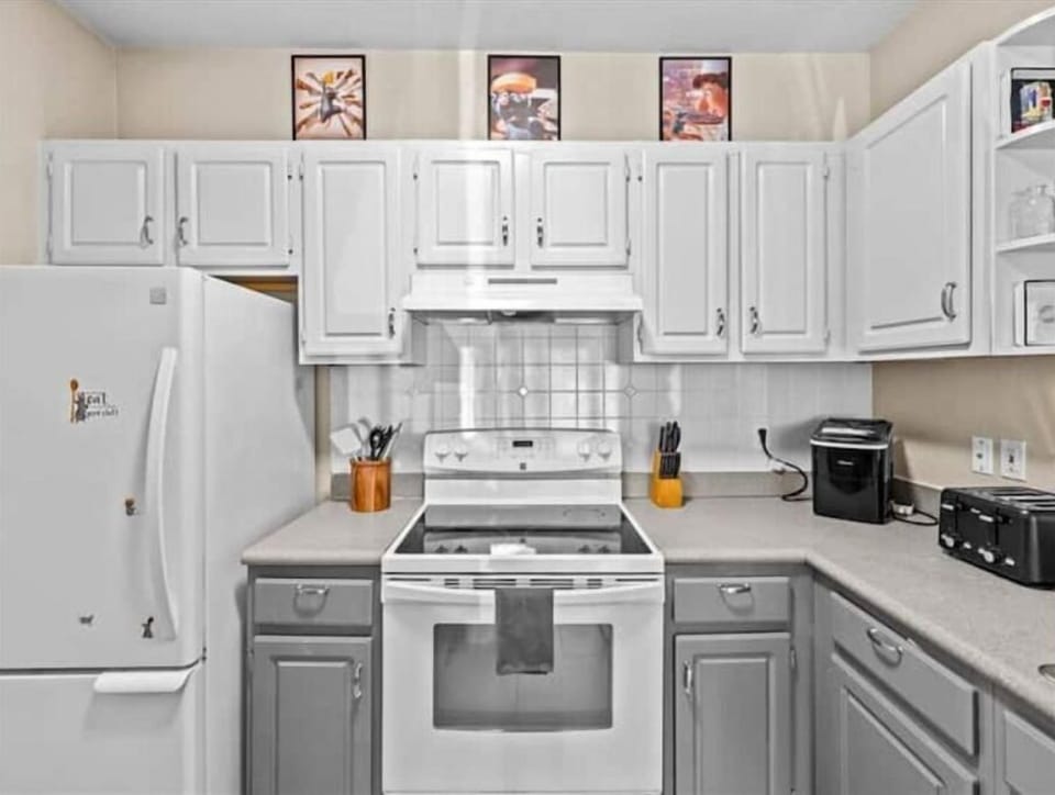 full kitchen