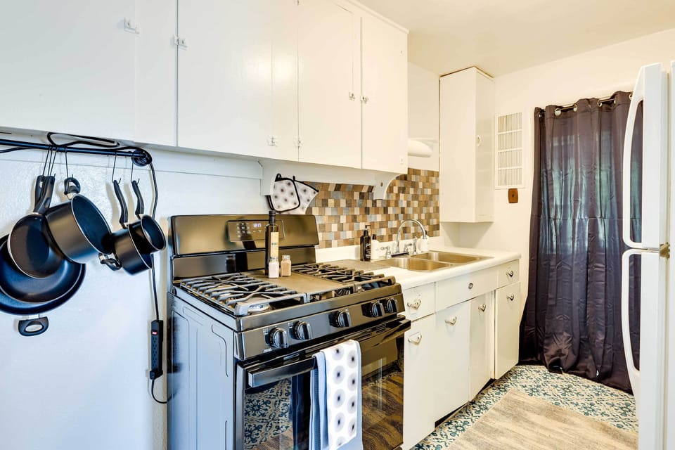 Kitchen | Coffee, Tea, Spices & Snacks