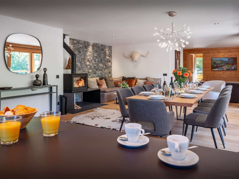 Dining /Lounge