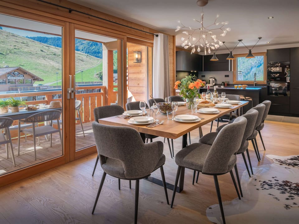 Dining /kitchen