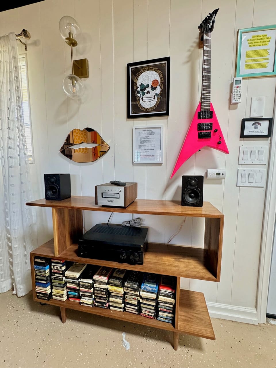 Casita stereo w/Bluetooth connectivity to play your favorite music, or try out some 8-Tracks!