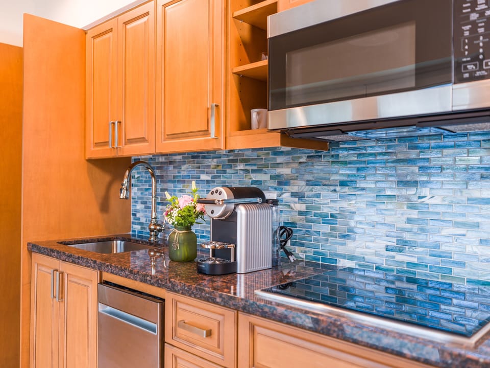 Room 506 – Two-bedroom suite | Private kitchen | Fridge, espresso maker