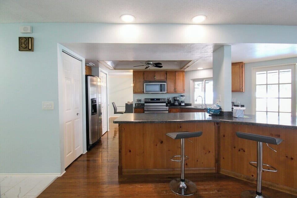 Breakfast bar